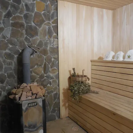 біля річки Apartment Kelechin