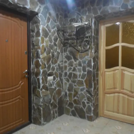 біля річки Kelechin